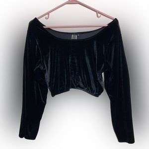 Black Velvet Cropped Top Size XL Quarter Sleeve